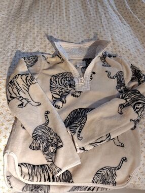 Chelsea Peers New York Cozy Tiger Print Half-Zip Pullover - Cream & Black Xxs